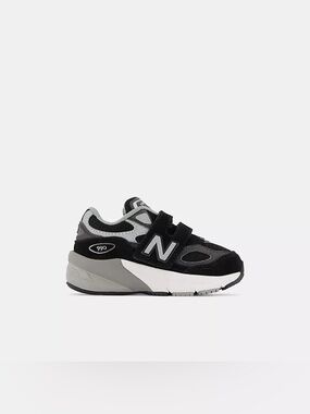 New Balance Toddler FuelCell 990v6 Hook & Loop ‘Black With Silver’ Size 7